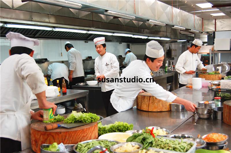 環(huan)球中(zhong)心(xin)整套(tao)中(zhong)央(yang)廚房設(she)備圖片