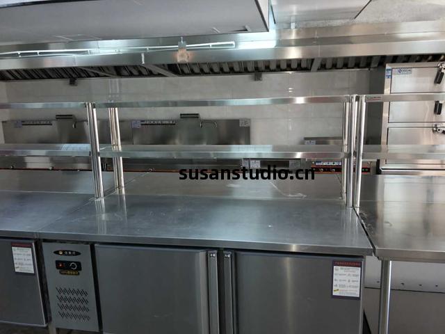 不(bu)銹(xiu)鋼廚具圖片