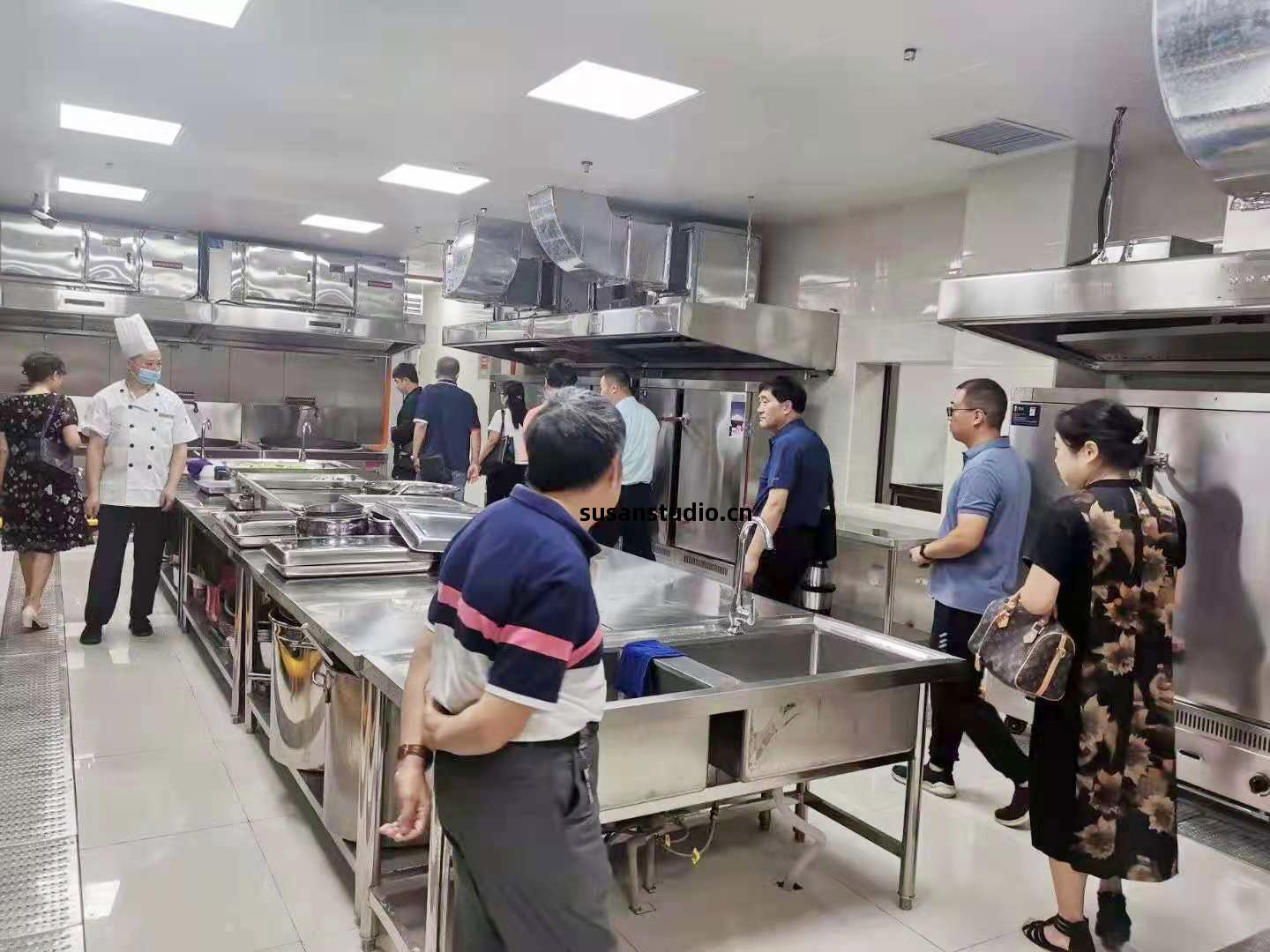 學(xue)校食堂(tang)廚(chu)房工程(cheng)