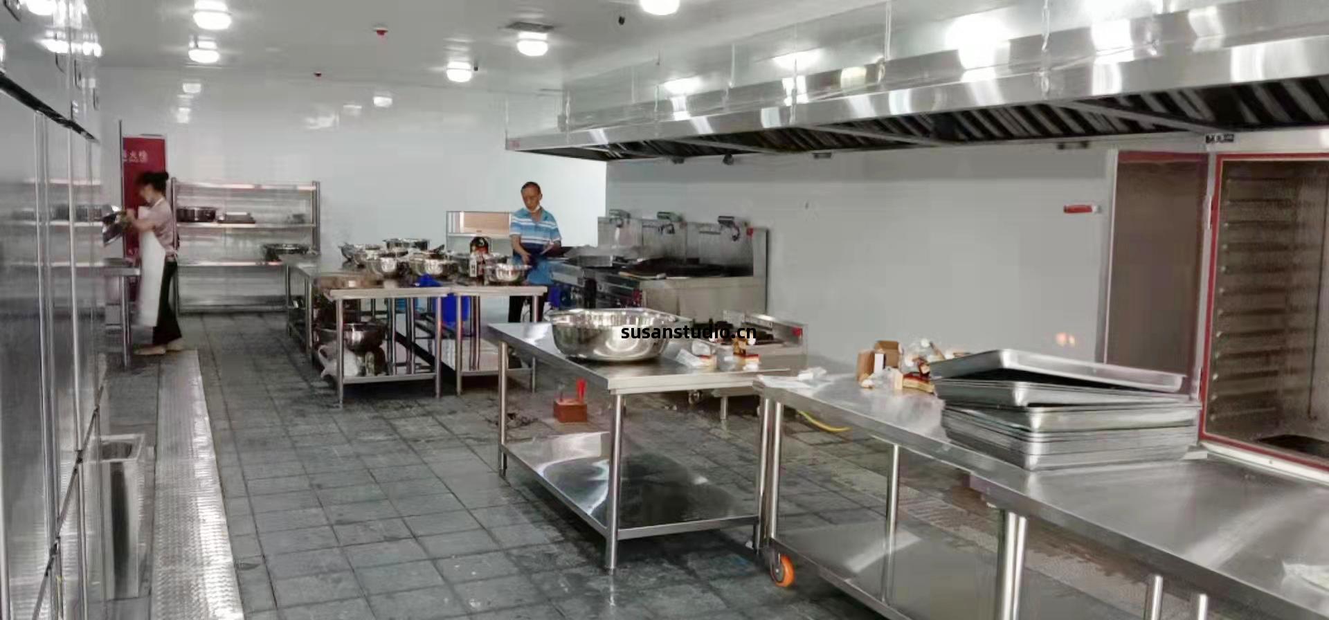 不銹(xiu)鋼(gang)商用廚具(ju)