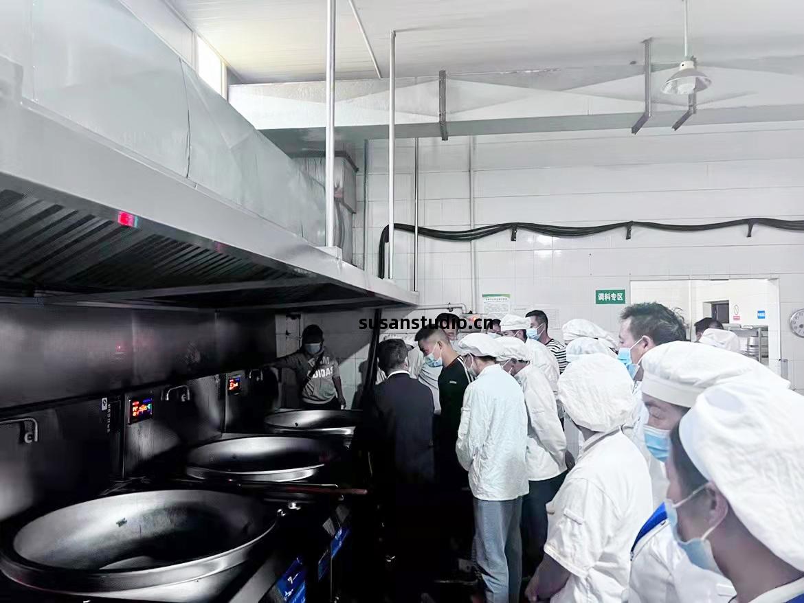 員(yuan)工食堂廚(chu)房設(she)備