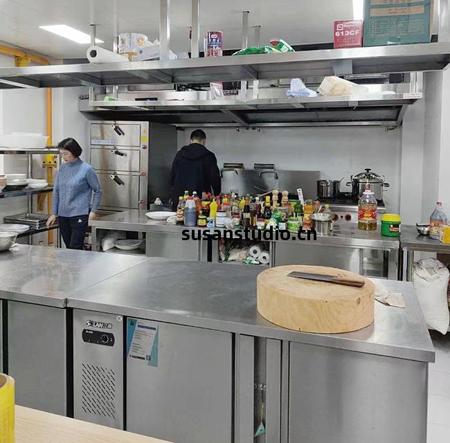 商用(yong)廚(chu)房設(she)備(bei)