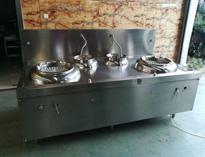 成(cheng)都(dou)大(da)型(xing)酒(jiu)店廚(chu)房(fang)設(she)備廠(chang)告(gao)訴妳酒(jiu)店廚(chu)房(fang)設(she)備的(de)選(xuan)擇原(yuan)則和(he)廚房(fang)的清(qing)洗(xi)方(fang)法(fa)