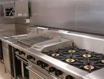 四川酒(jiu)店廚房(fang)設(she)備公司(si)應該如何設計好(hao)廚(chu)房(fang)安(an)全措施(shi)