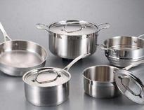 成(cheng)都不(bu)銹鋼(gang)廚具(ju)生產(chan)廠家告(gao)訴(su)妳商(shang)用廚具(ju)行(xing)業的(de)水有(you)多深