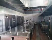 成都(dou)大型(xing)工(gong)廠(chang)食(shi)堂(tang)廚(chu)房(fang)設(she)備廠(chang)家告(gao)訴(su)妳(ni)食(shi)堂(tang)設(she)計(ji)需要遵守(shou)的(de)規則