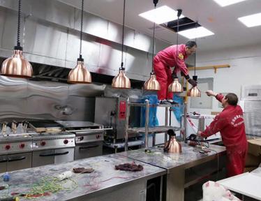 專(zhuan)業(ye)化施工隊伍