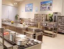 商(shang)用廚房設(she)備(bei)公(gong)司告訴妳廚房補充新風(feng)的(de)重(zhong)要性