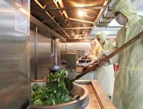 成(cheng)都(dou)中(zhong)央廚(chu)房(fang)設備(bei)廠(chang)家告(gao)訴妳中(zhong)央廚(chu)房(fang)的生產(chan)流(liu)程(cheng)及(ji)質量管(guan)理