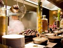 成都酒店廚(chu)房(fang)設備(bei)公(gong)司告訴妳備(bei)餐間的重(zhong)要性