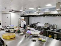 成都幼兒(er)園廚(chu)房設(she)備(bei)廠(chang)家(jia)告(gao)訴妳廚(chu)房排(pai)風有哪(na)些要求