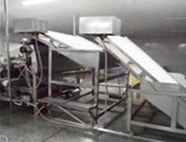 大型(xing)廚房設備廠家(jia)告訴妳商(shang)用(yong)廚房有哪些清(qing)洗設備和運(yun)輸(shu)設備