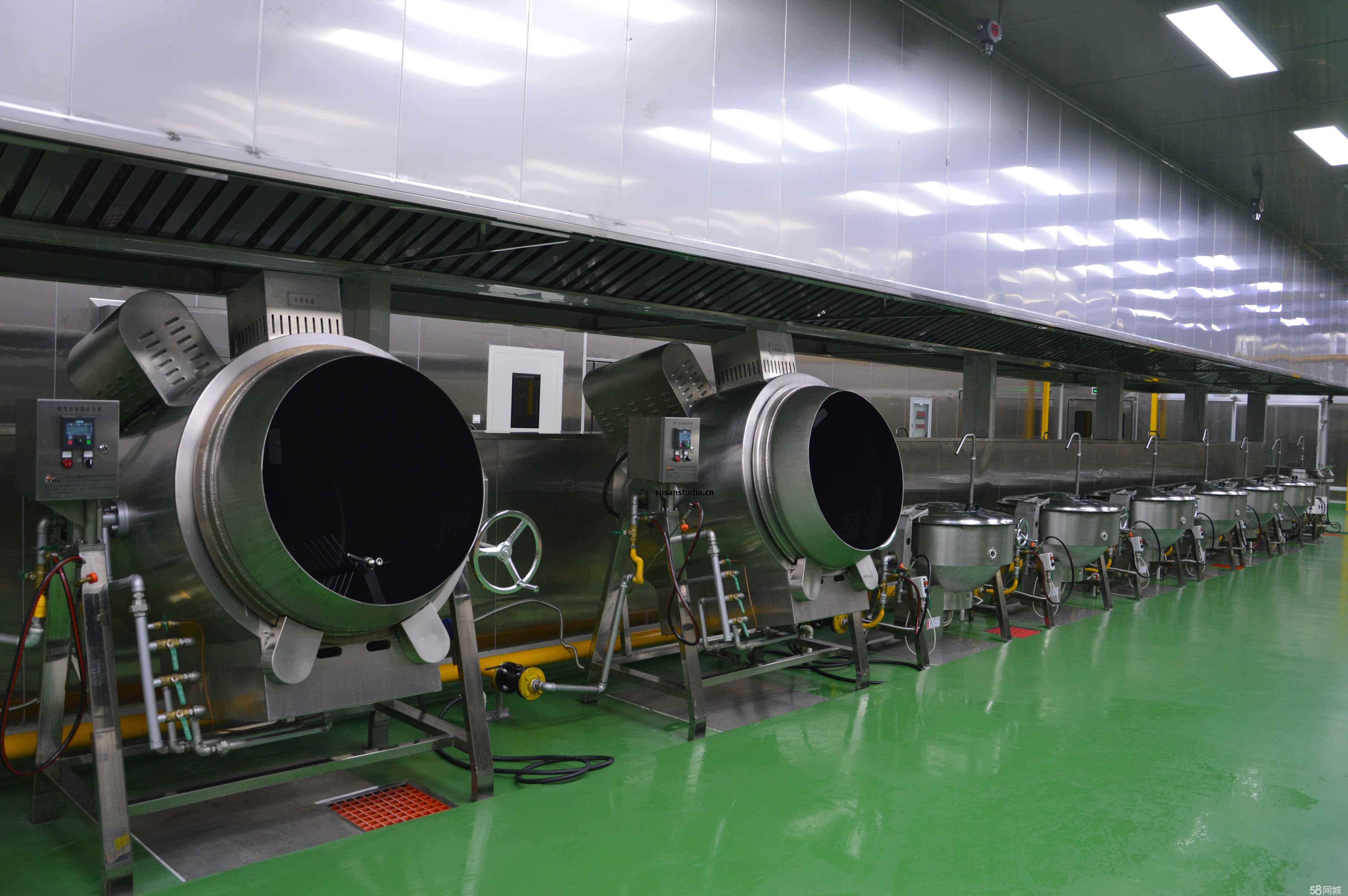 成(cheng)都酒(jiu)店廚房設備廠家(jia)告訴妳中(zhong)央廚房設計(ji)要點(dian)有哪些?