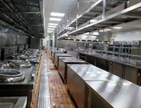 成(cheng)都酒(jiu)店(dian)廚(chu)房設(she)備(bei)公司廠家告訴妳(ni)酒店(dian)廚(chu)房設(she)備(bei)的選購註(zhu)意事項(xiang)