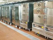 四川(chuan)不銹(xiu)鋼(gang)廚(chu)具(ju)廠(chang)家(jia)和(he)妳(ni)聊聊(liao)壹(yi)套(tao)快餐廚(chu)房(fang)設(she)備需要(yao)多(duo)少錢(qian)