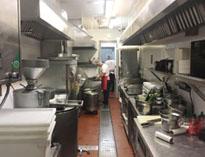 成都廚(chu)房設備(bei)生(sheng)產(chan)廠(chang)家告訴妳(ni)火鍋(guo)店廚(chu)房抽排(pai)系(xi)統(tong)設(she)計