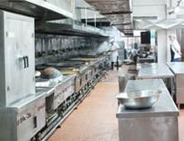 成都(dou)餐飲(yin)廚(chu)具(ju)廠(chang)家(jia)聊(liao)聊(liao)新(xin)開餐飲(yin)店老(lao)板如何選擇廚(chu)房(fang)設備(bei)