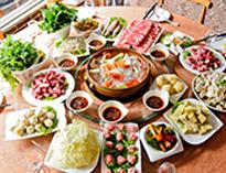 成都大型食堂廚房設(she)備生(sheng)產(chan)廠(chang)家告訴(su)妳(ni)餐飲(yin)行(xing)業(ye)創(chuang)業需(xu)要(yao)註(zhu)意(yi)那(na)些趨(qu)勢(shi)