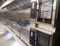 商(shang)用(yong)廚房(fang)用(yong)品用(yong)具(ju)廠(chang)家和妳聊(liao)聊(liao)商(shang)用(yong)不(bu)銹(xiu)鋼(gang)廚房(fang)用(yong)具(ju)設(she)備的分(fen)類及清洗(xi)方法(fa)