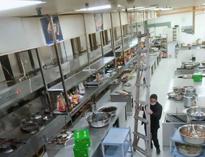 成(cheng)都(dou)知名廚(chu)房(fang)設(she)備廠家告(gao)訴妳商(shang)用廚(chu)具(ju)為(wei)什(shen)麽用不(bu)銹(xiu)鋼材(cai)料