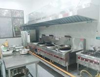 成都餐(can)飲廚房設(she)備(bei)廠家(jia)告(gao)訴(su)妳商用廚具從(cong)采購到保養(yang)該(gai)做(zuo)什麽