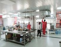 成(cheng)都(dou)學(xue)校食(shi)堂(tang)廚(chu)房(fang)設備(bei)廠家(jia)告訴妳常用(yong)的商(shang)用(yong)廚(chu)房(fang)設備(bei)有哪(na)些