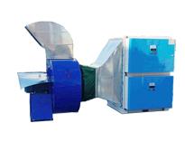 成都(dou)食堂廚(chu)房設(she)備(bei)廠家告(gao)訴(su)妳購(gou)買油煙(yan)凈化(hua)器(qi)的(de)註意事(shi)項(xiang)