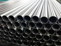 大型食(shi)堂廚(chu)房設(she)備(bei)公司告(gao)訴妳(ni)201和304不(bu)銹鋼有什(shen)麽特點(dian)，應(ying)該(gai)如(ru)何(he)選(xuan)擇(ze)?