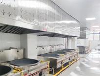 大(da)型廚(chu)房(fang)設(she)備(bei)廠(chang)家告(gao)訴妳(ni)廚(chu)房(fang)抽(chou)排系(xi)統清洗(xi)的(de)方(fang)法(fa)和(he)相關(guan)註意事(shi)項