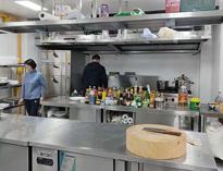 餐飲(yin)廚(chu)房設(she)備(bei)廠家(jia)告(gao)訴(su)妳(ni)商(shang)用(yong)廚(chu)房的(de)主(zhu)要(yao)設(she)備(bei)有哪些(xie)