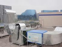 廚(chu)具(ju)廚(chu)房(fang)設(she)備(bei)生(sheng)產(chan)廠家告(gao)訴(su)妳餐飲油(you)煙的危(wei)害(hai)以及解決辦(ban)法(fa)