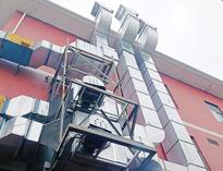 重慶(qing)酒店(dian)廚房設備(bei)廠(chang)家告(gao)訴(su)妳(ni)大型食堂廚房通風設計技巧(qiao)