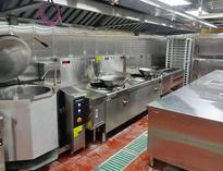 重(zhong)慶(qing)商用(yong)廚房(fang)設備廠(chang)家告(gao)訴(su)妳(ni)不銹(xiu)鋼廚(chu)房(fang)設備的(de)優缺點(dian)以(yi)及(ji)發(fa)展前景(jing)